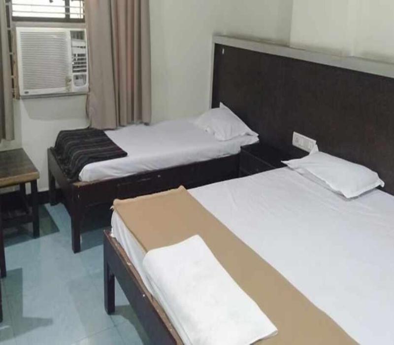 Iroomz Hoysala Residency Bellary Extérieur photo